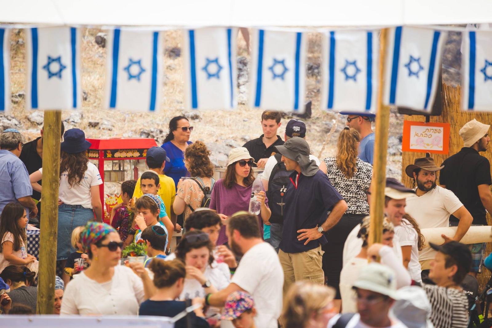 חוגגים עצמאות (צילום: השומר החדש)